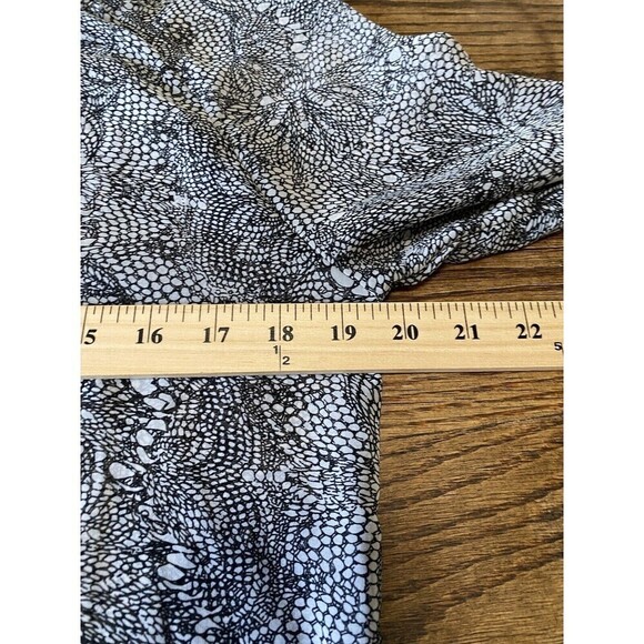 GRACE & MILA Blouse Women’s Size Medium Sheer Long Sleeve Tasseled Top - Picture 4 of 8